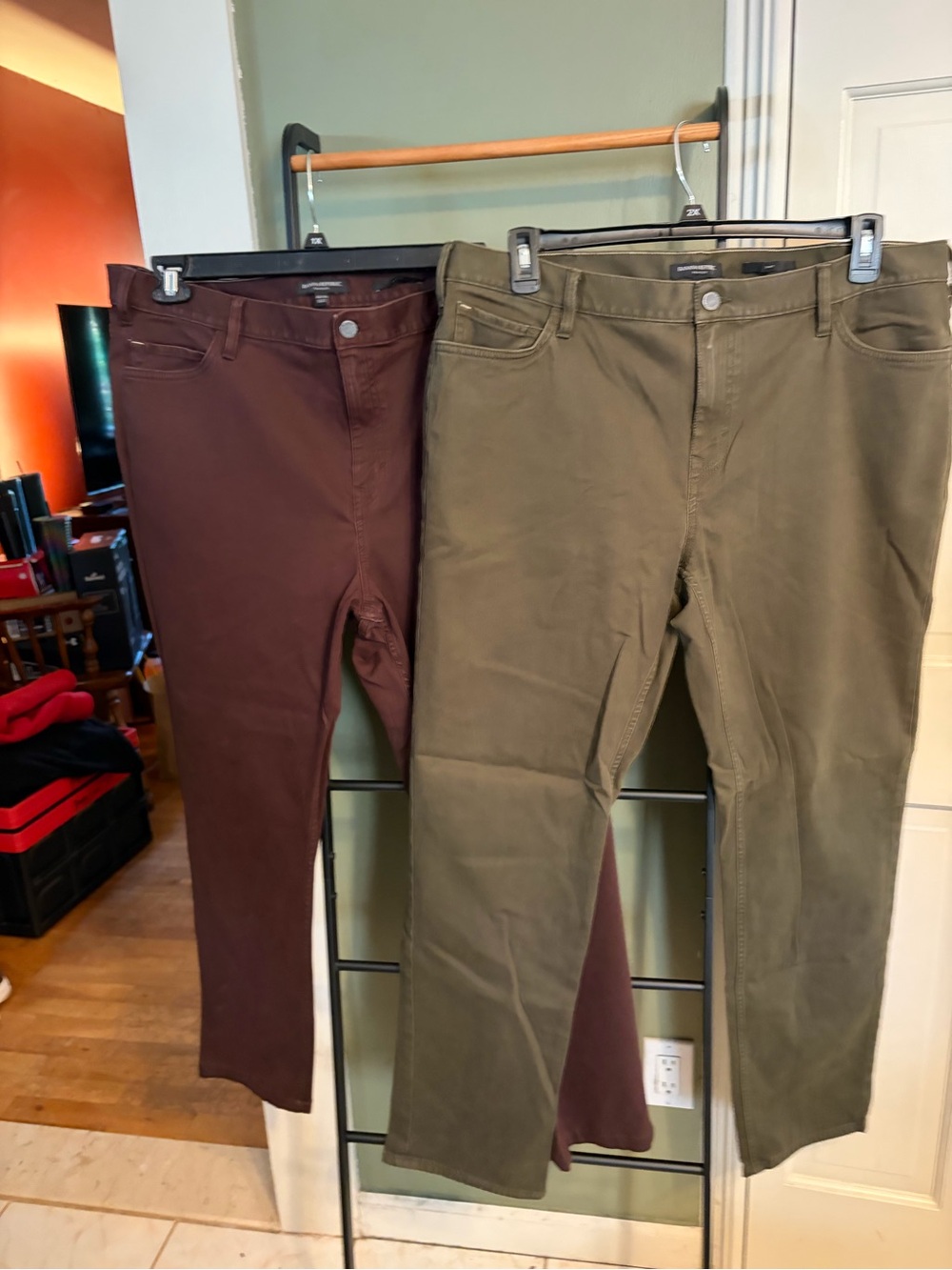 Banana Republic Traveler Men's Pants in Olive Green